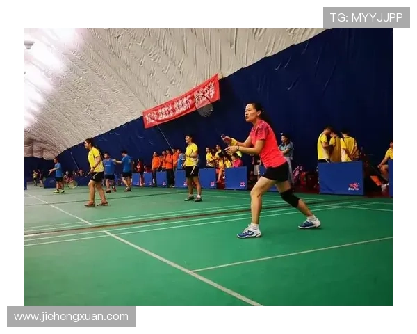 上海羽毛球队在世锦赛积分榜上以71分稳居第一名展现强劲实力