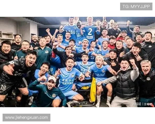 上海足球明星最新阵容照片揭晓引发球迷热议与期待