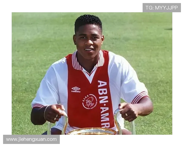 云浮足球明星盘点：那些在绿茵场上闪耀的本土英雄与传奇人物