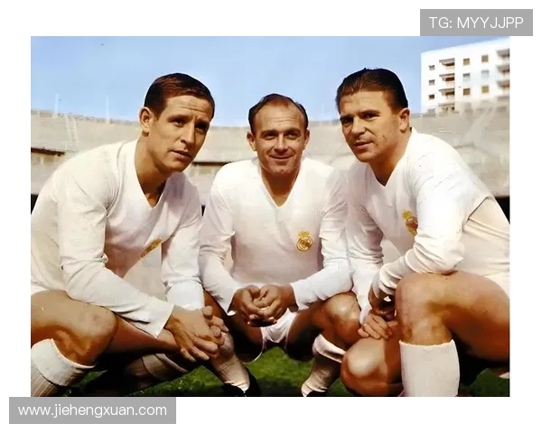 全球足球明星球员阵容解析与最佳搭配推荐